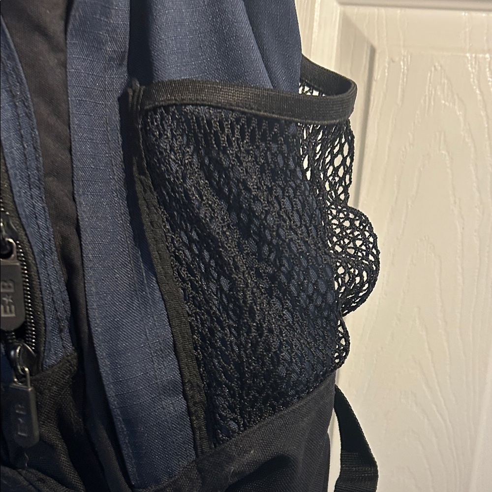 Eddie Bauer Navy and Black Backpack for Men - Picture 4 of 7